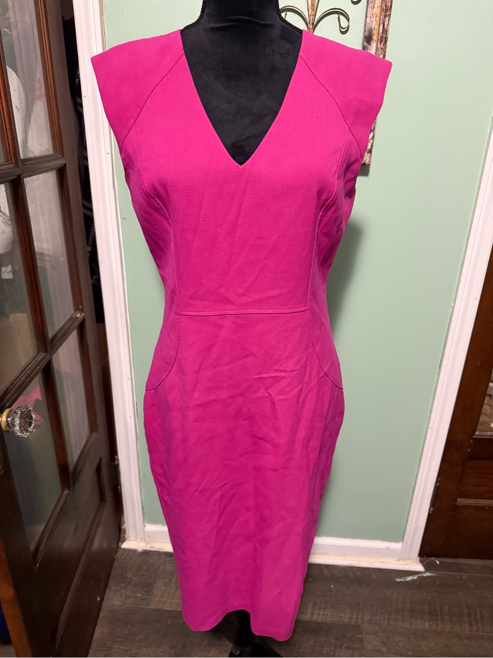 Vince camuto hot pink fuchsia V neck sheath dress 10